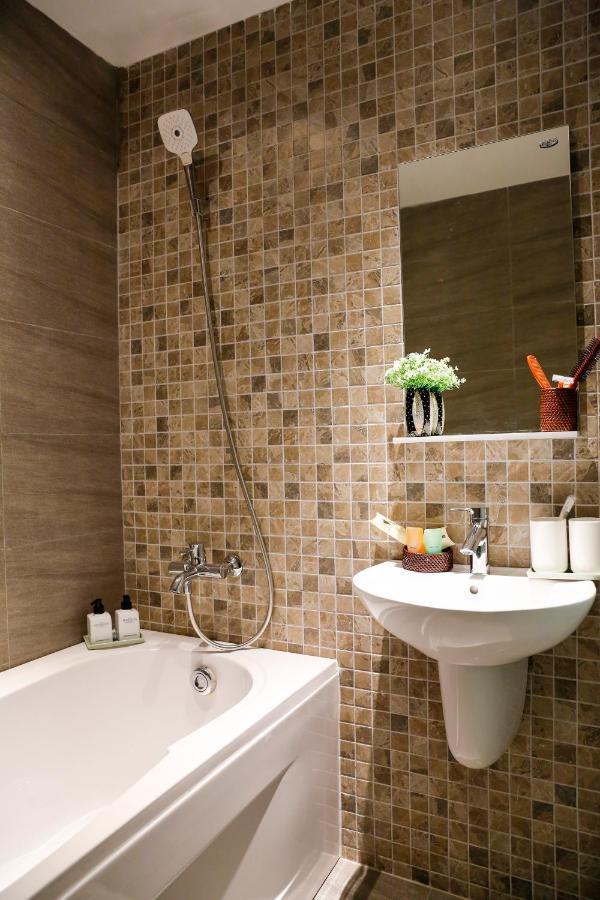 Sen Spa Service Apartment Хошимин Екстериор снимка